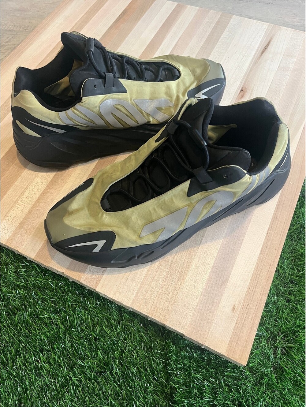 Adidas Men's Yeezy Boost 700 MNVN Resin